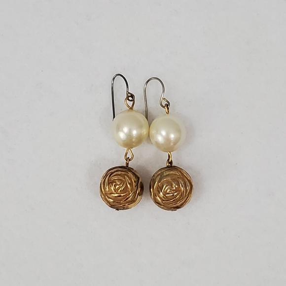 Vintage Drop Off White Round Faux Pearl Earrings Rose Beads - Picture 3 of 5